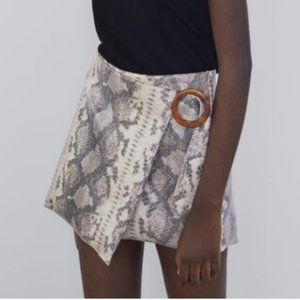 NWT Zara Snakeskin Skort